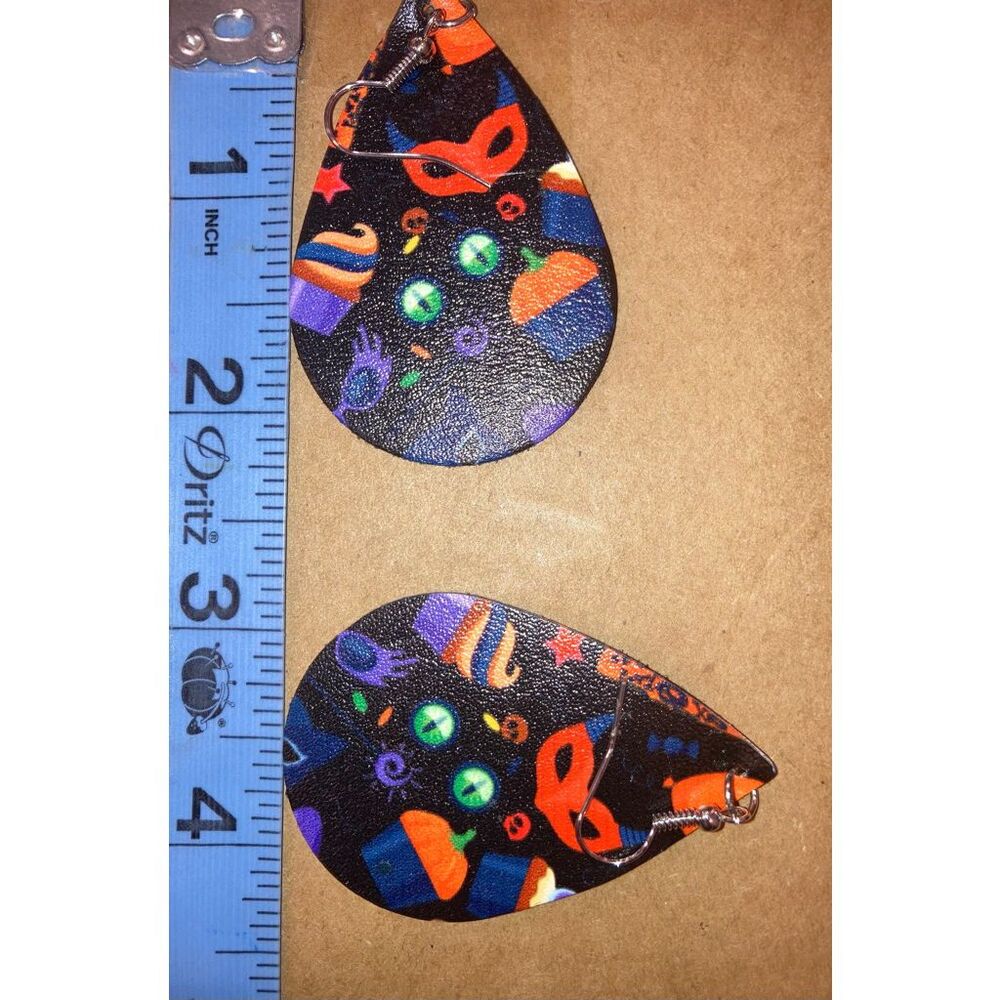 ☀️3/$9☀️ Halloween Inspired Earrings - Picture 2 of 3